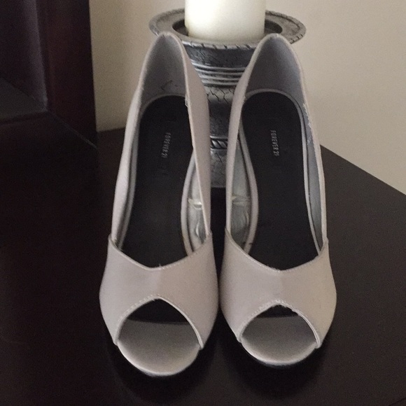 💥💥Grey open toe pumps. Brand new! - Picture 2 of 3